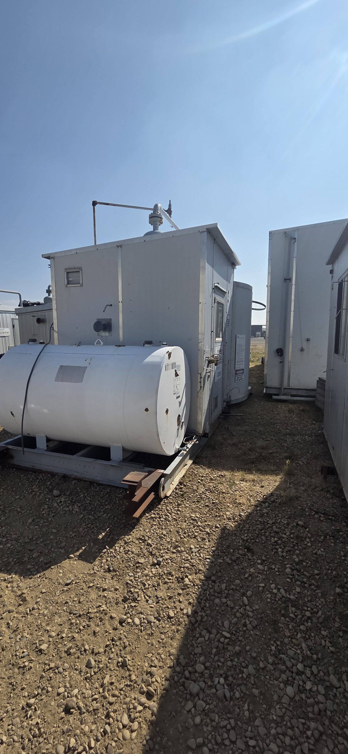 16 x 7'6 1480 PSIG Vertical Separator W/ DW Tank - Image 3